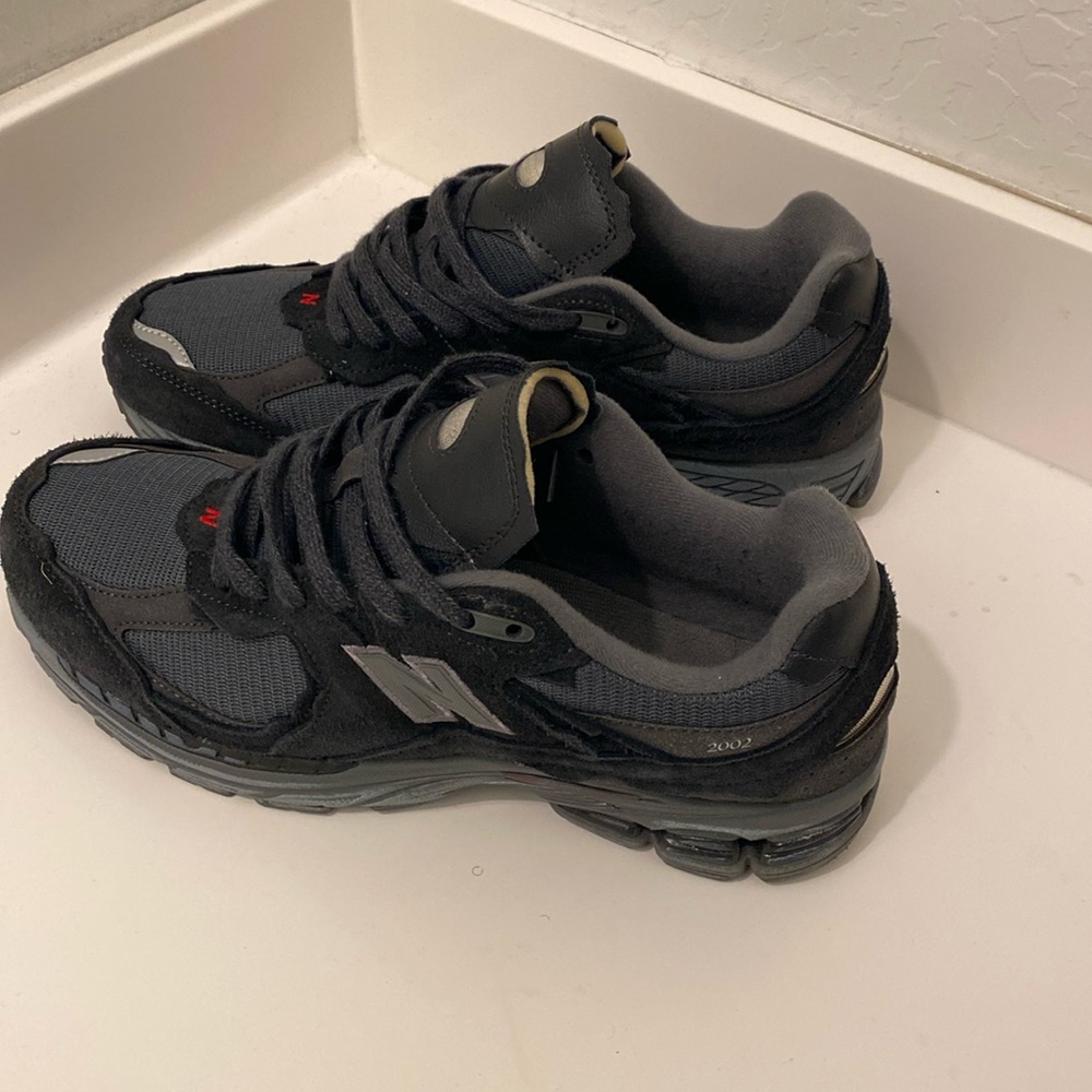 Black New balance 2002r. Size 11